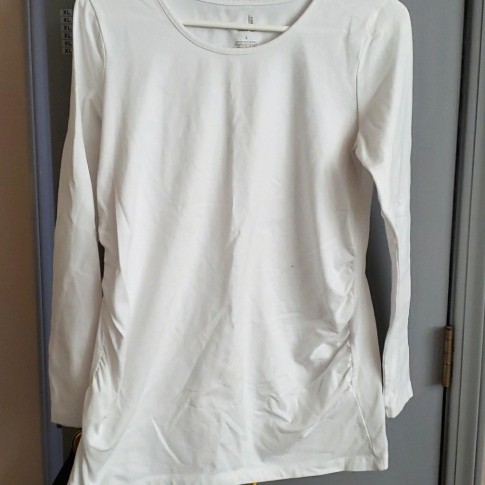 Maternity cinched sides top